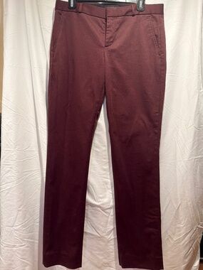 Women’s Banana Republic Maroon Dress pants w/ front pockets & back pocket detail